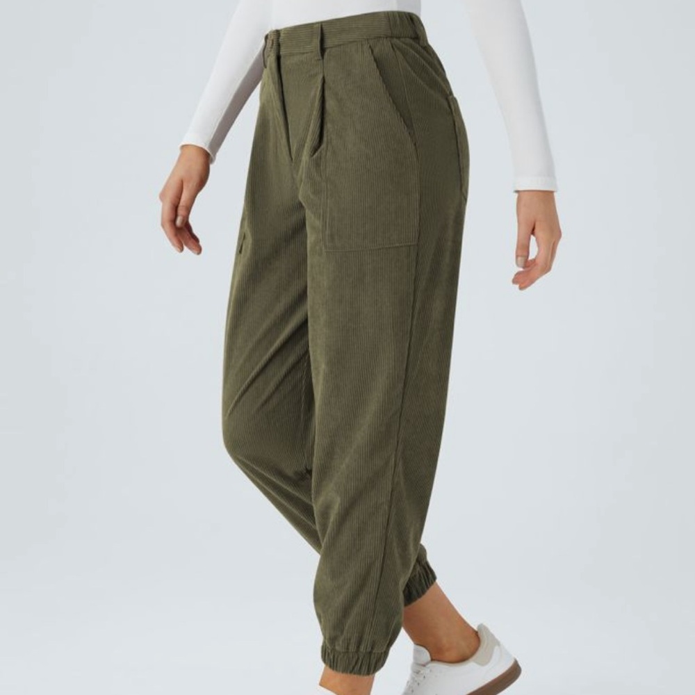 NWT Halara Mid Rise Zipper Pockets Corduroy Casual
Joggers Size: SP